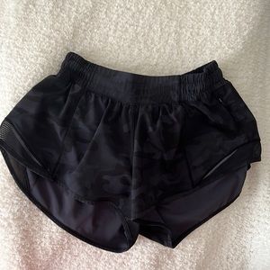 Lululemon Camo Hotty Hot Short 2.5”